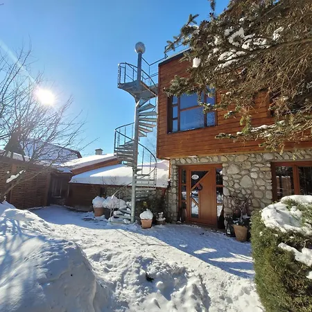 Family House - Zuzana Stará Lesná