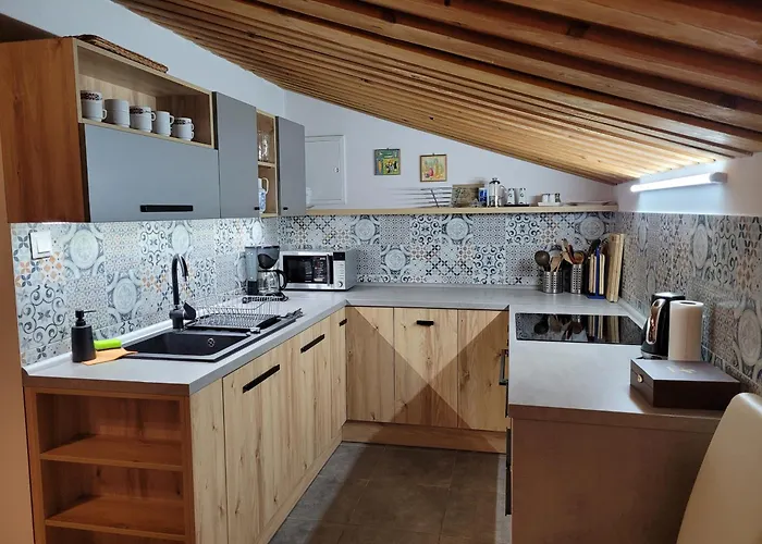 Family House - Zuzana Lodge